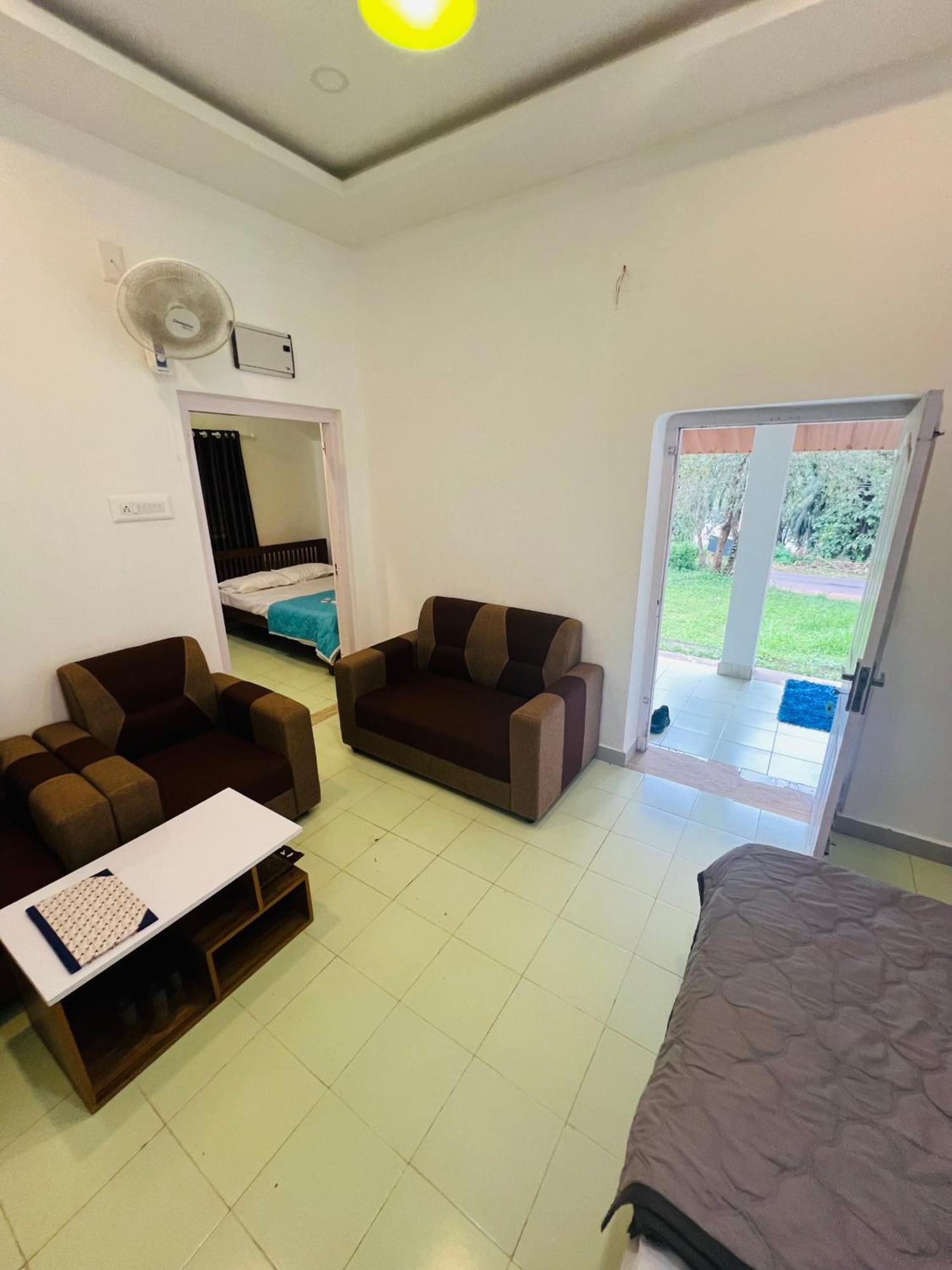 7Fort Homestay Athirappilly Bagian luar foto