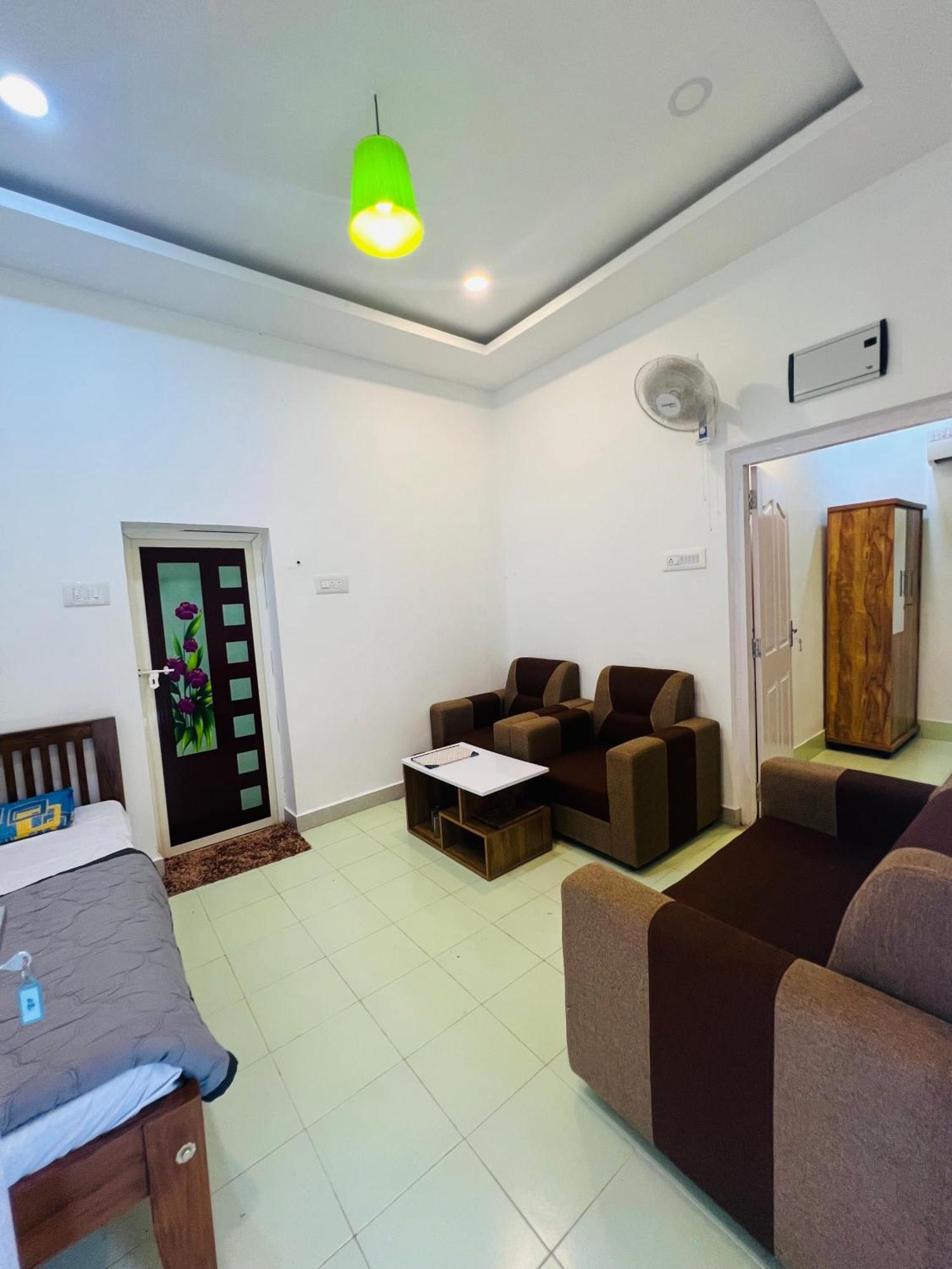 7Fort Homestay Athirappilly Bagian luar foto