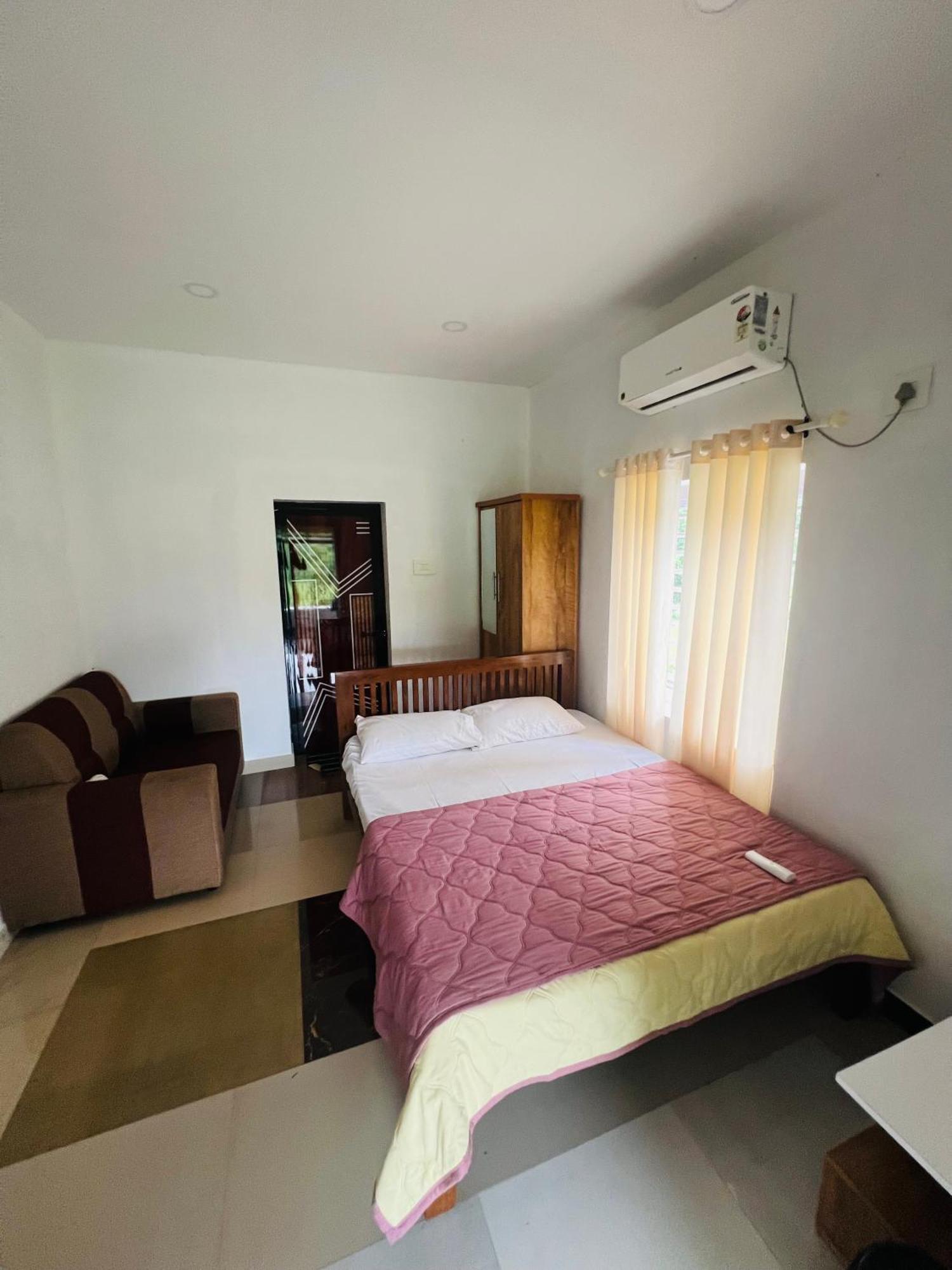 7Fort Homestay Athirappilly Bagian luar foto