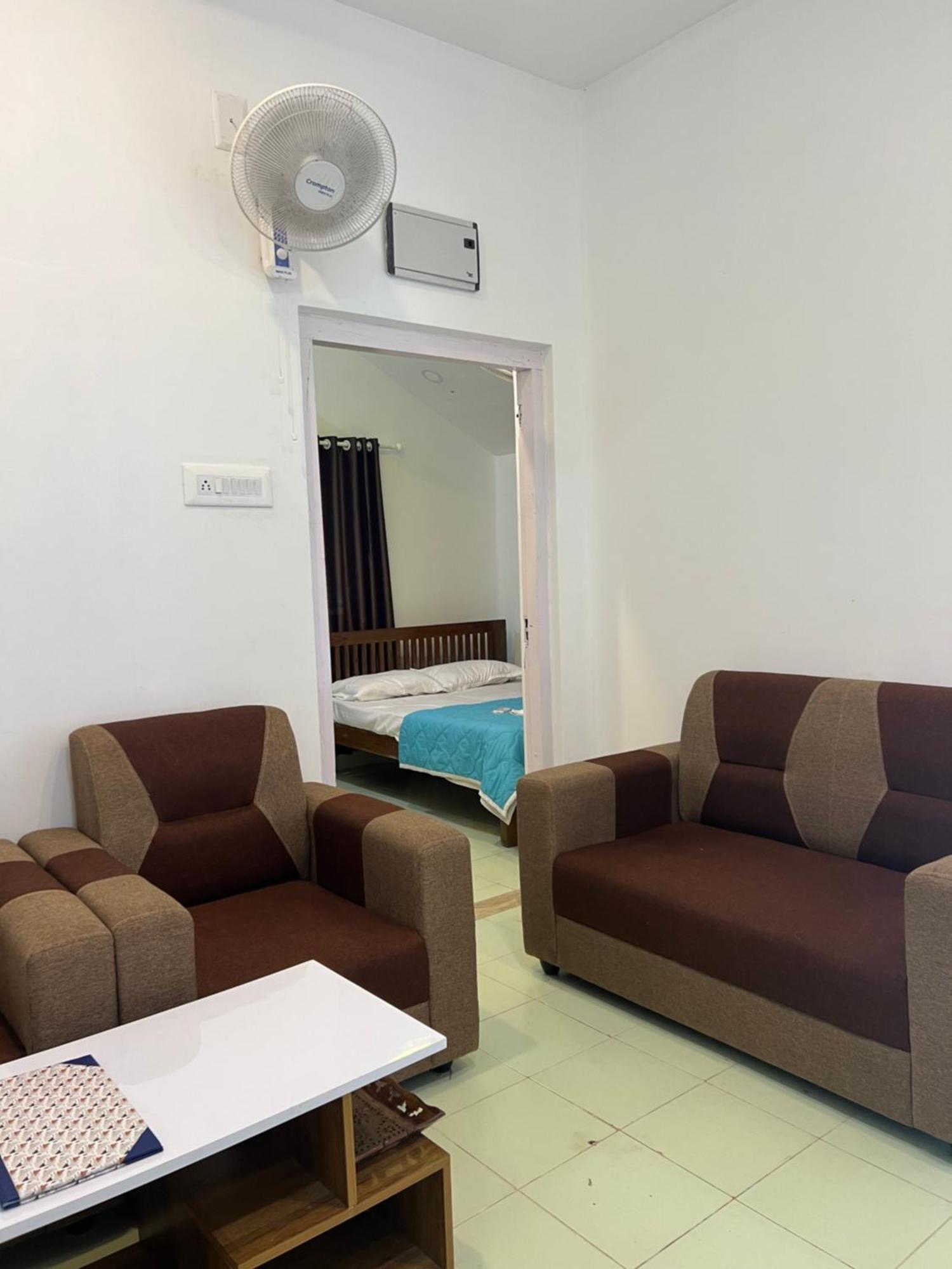 7Fort Homestay Athirappilly Bagian luar foto
